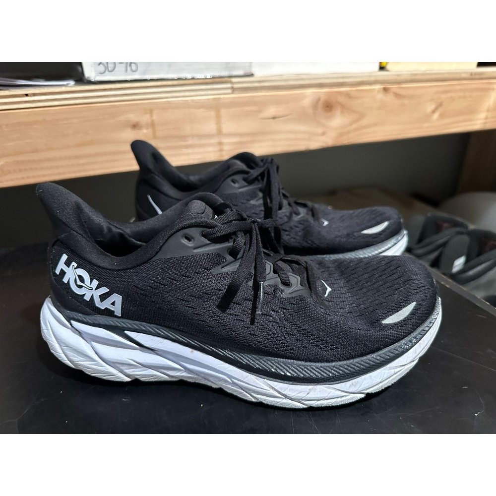 Hoka One One Women's Clifton 8 Black White size 9